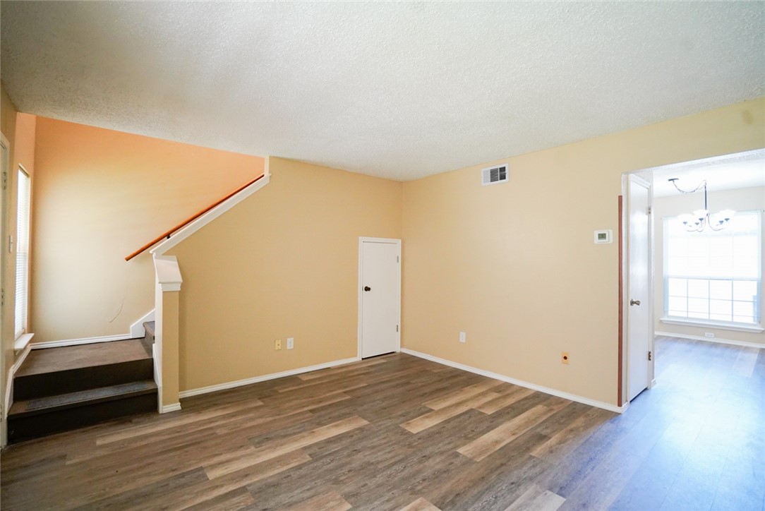 6702 Everhart E-102 Property Photo 2