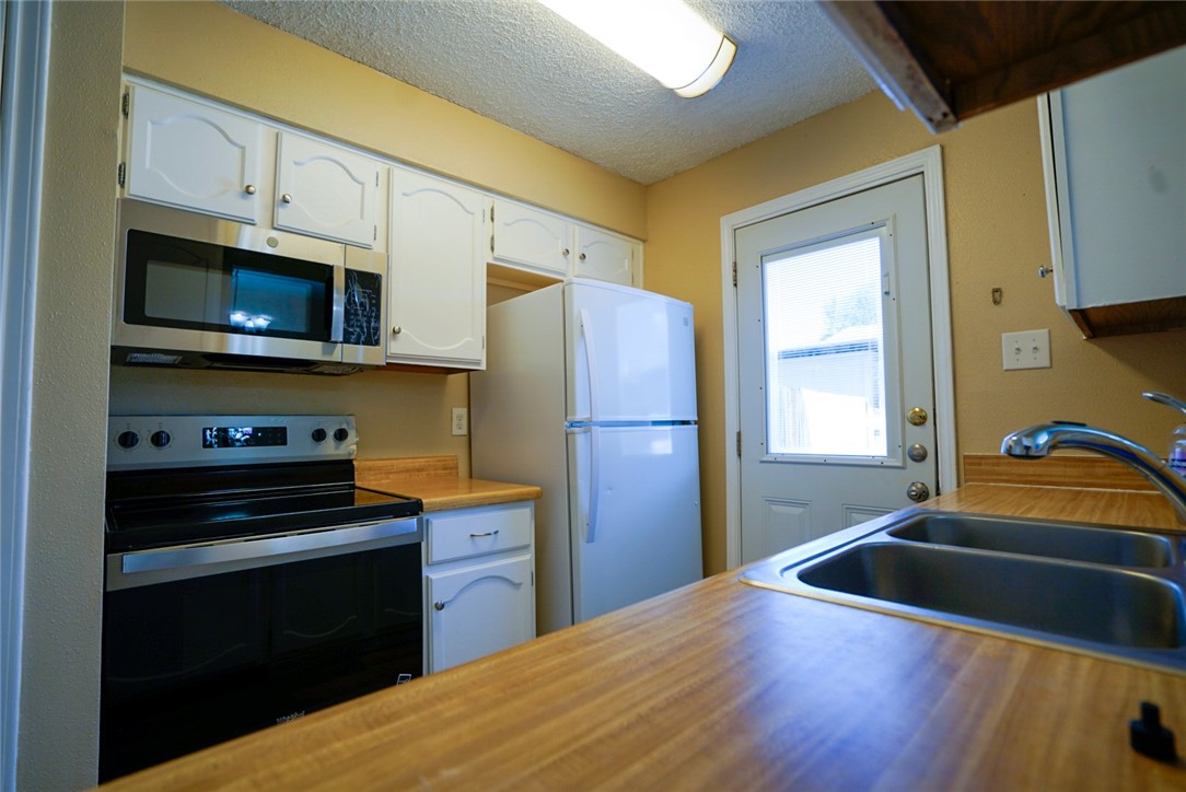 6702 Everhart E-102 Property Photo 7