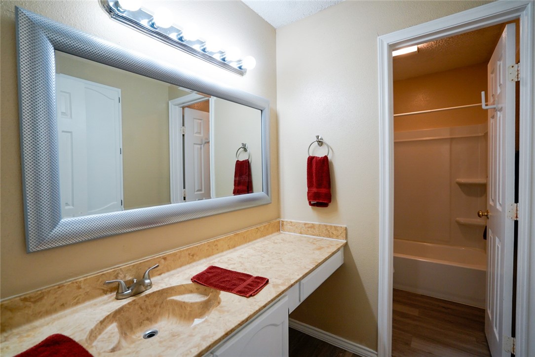 6702 Everhart E-102 Property Photo 9