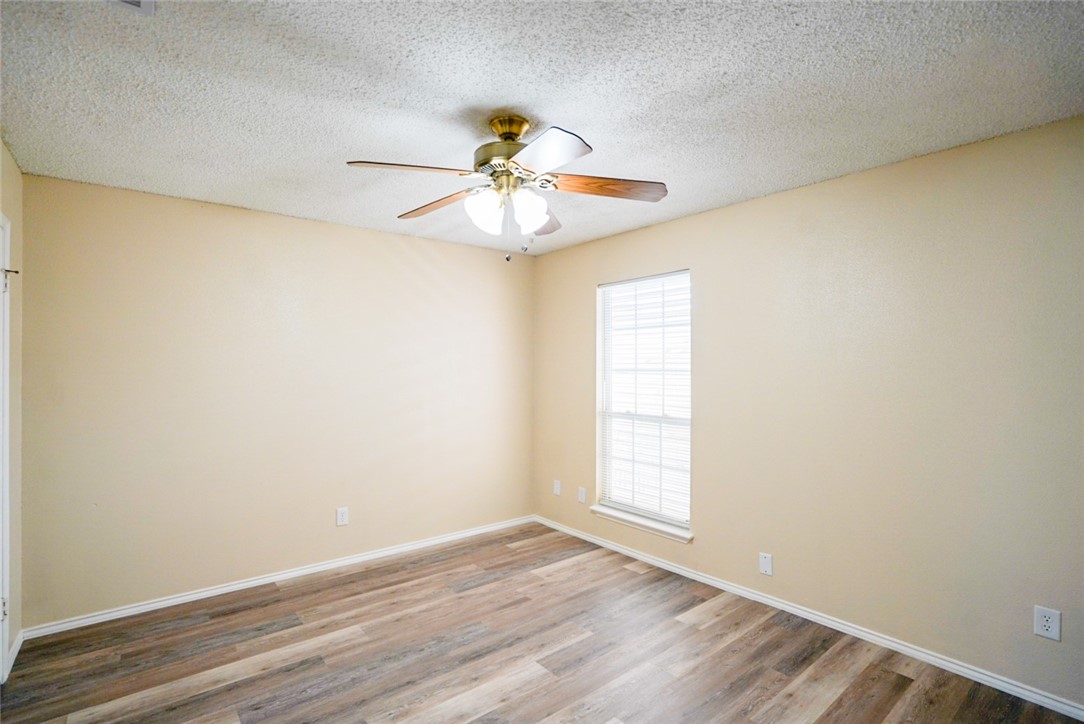 6702 Everhart E-102 Property Photo 12