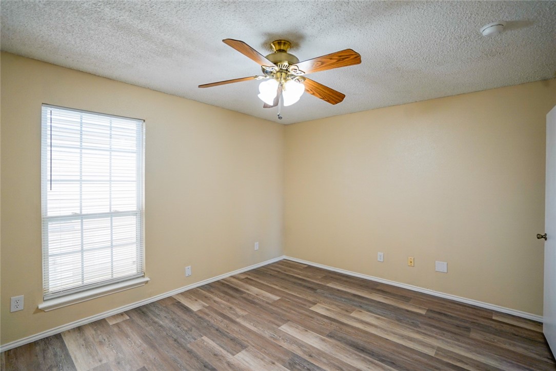 6702 Everhart E-102 Property Photo 13