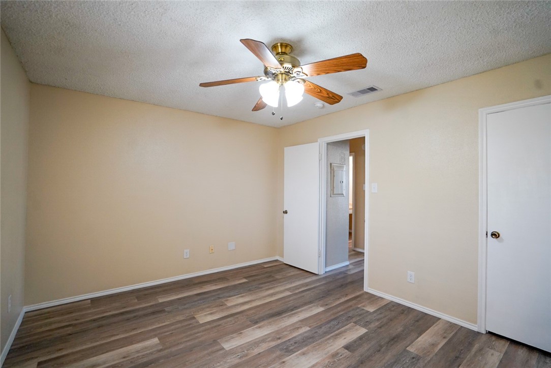 6702 Everhart E-102 Property Photo 14