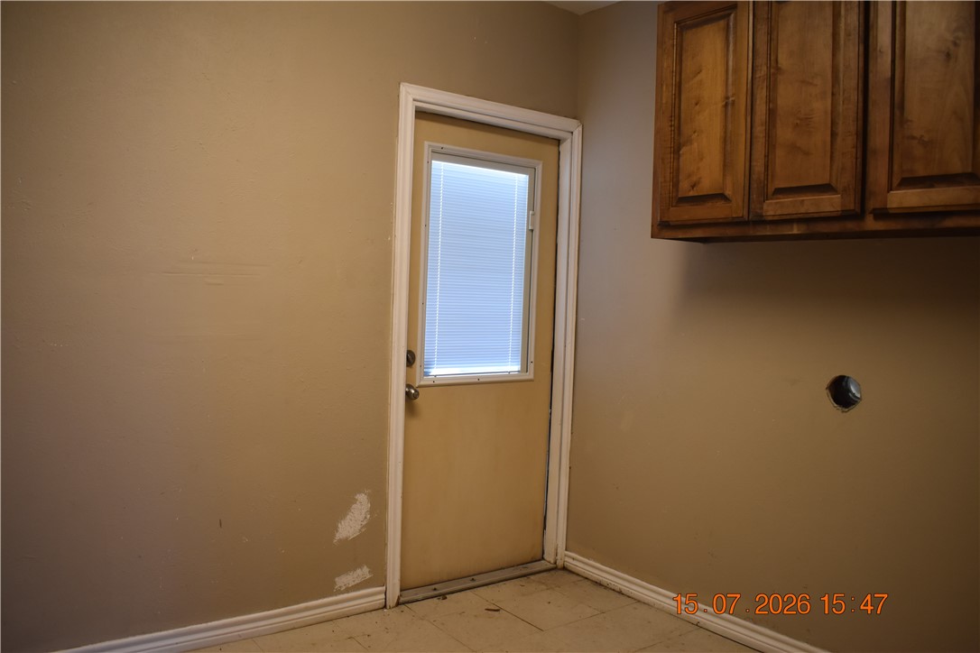 1011 Ennis Joslin Property Photo 14