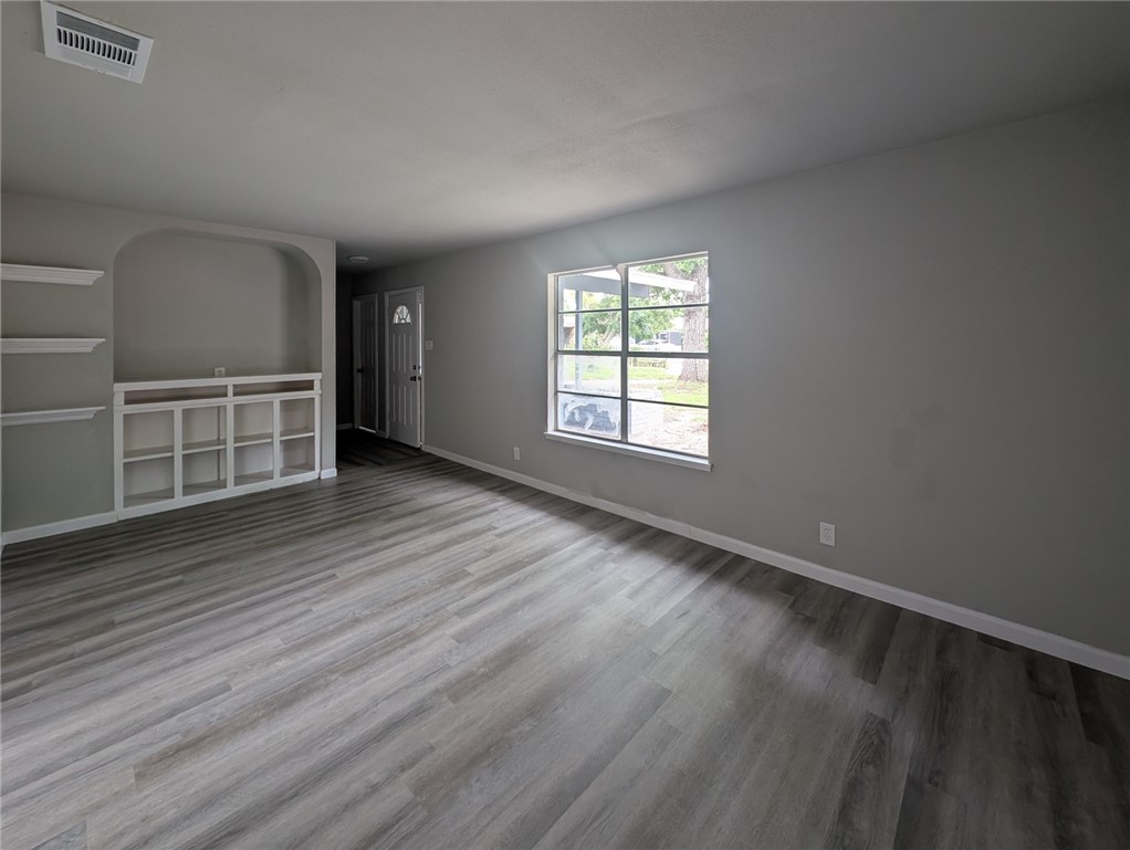 3153 Baybrook Dr Property Photo 2