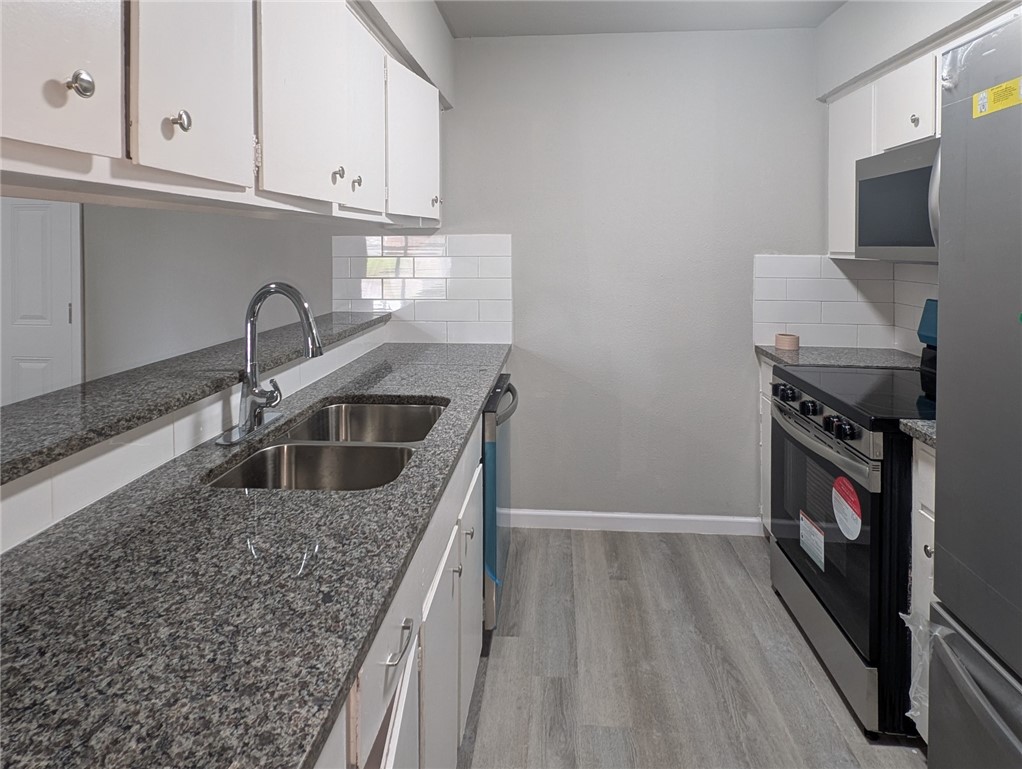 3153 Baybrook Dr Property Photo 4