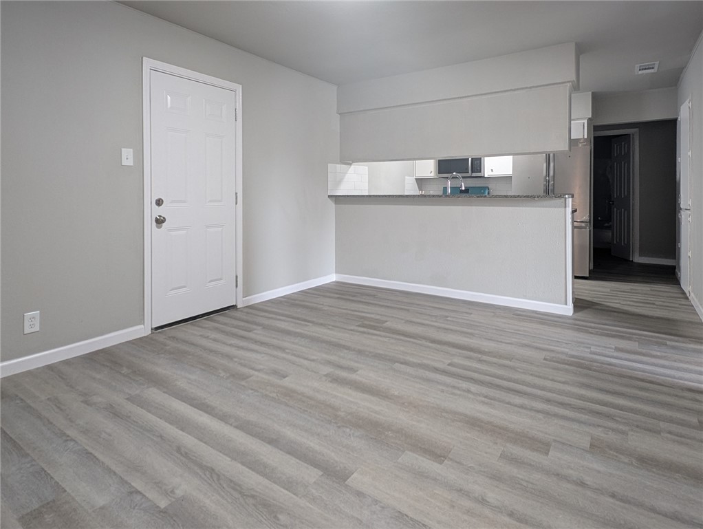 3153 Baybrook Dr Property Photo 6