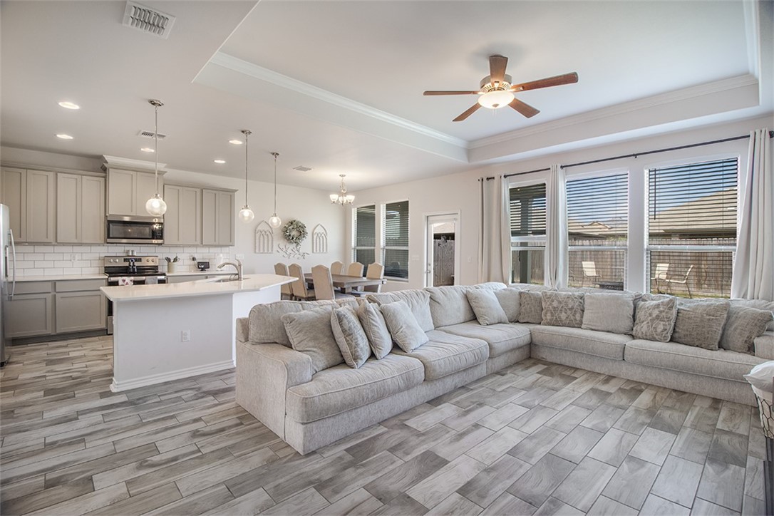 1012 Ocean Breeze Property Photo 6