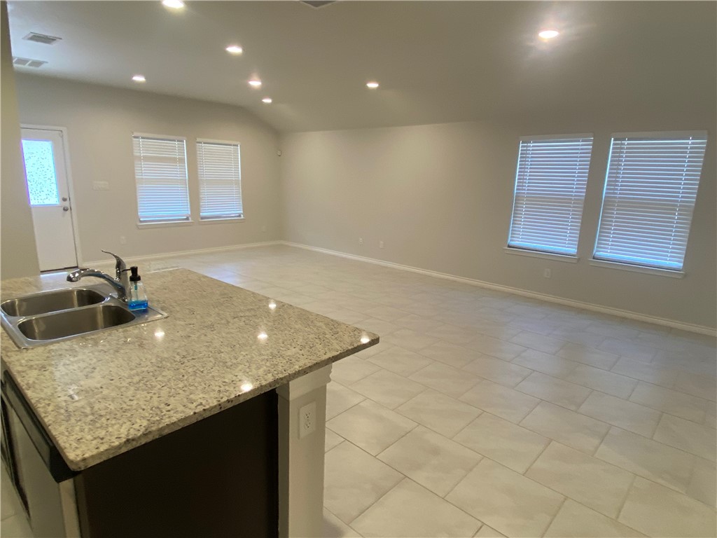2329 Sky Crest Dr Property Photo 4