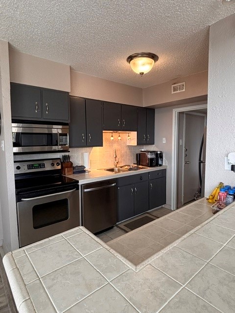 715 S Upper Broadway St 201 Property Photo 10