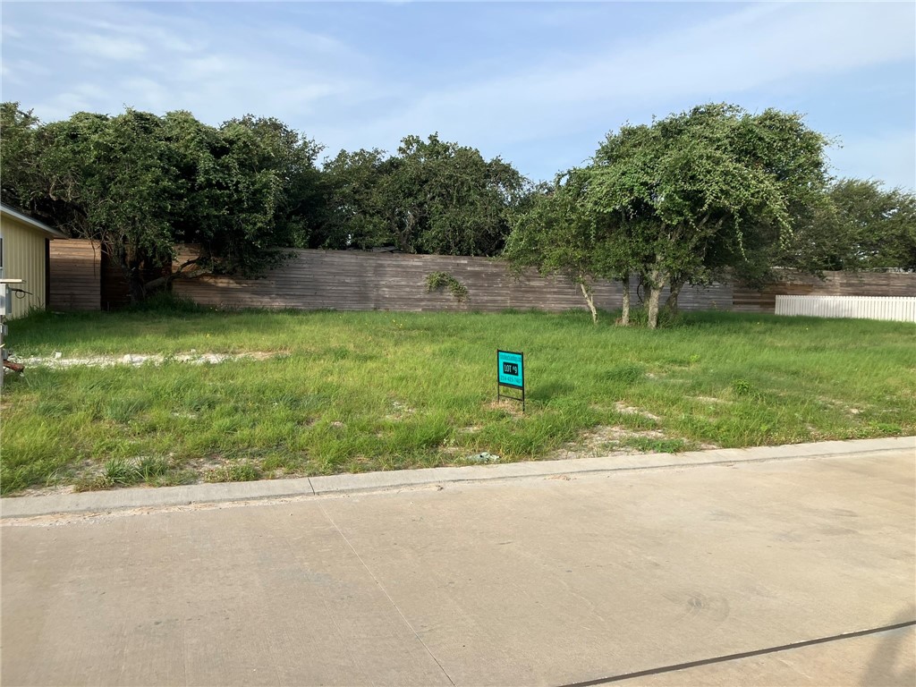 133 Breezeway Dr Property Photo 1