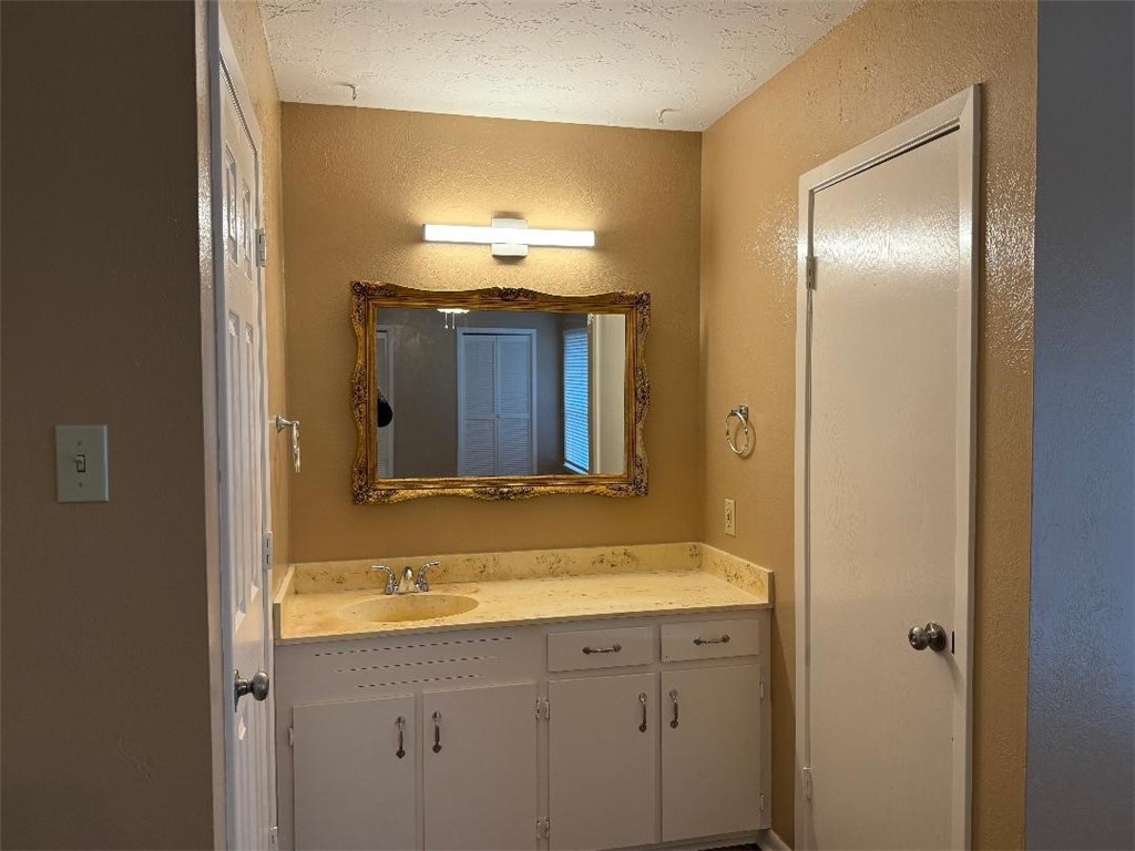 205 Santa Monica St Property Photo 18
