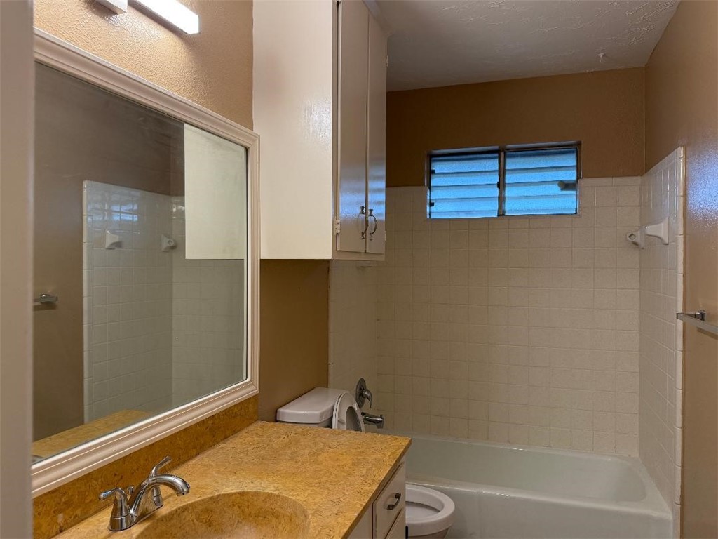 205 Santa Monica St Property Photo 20