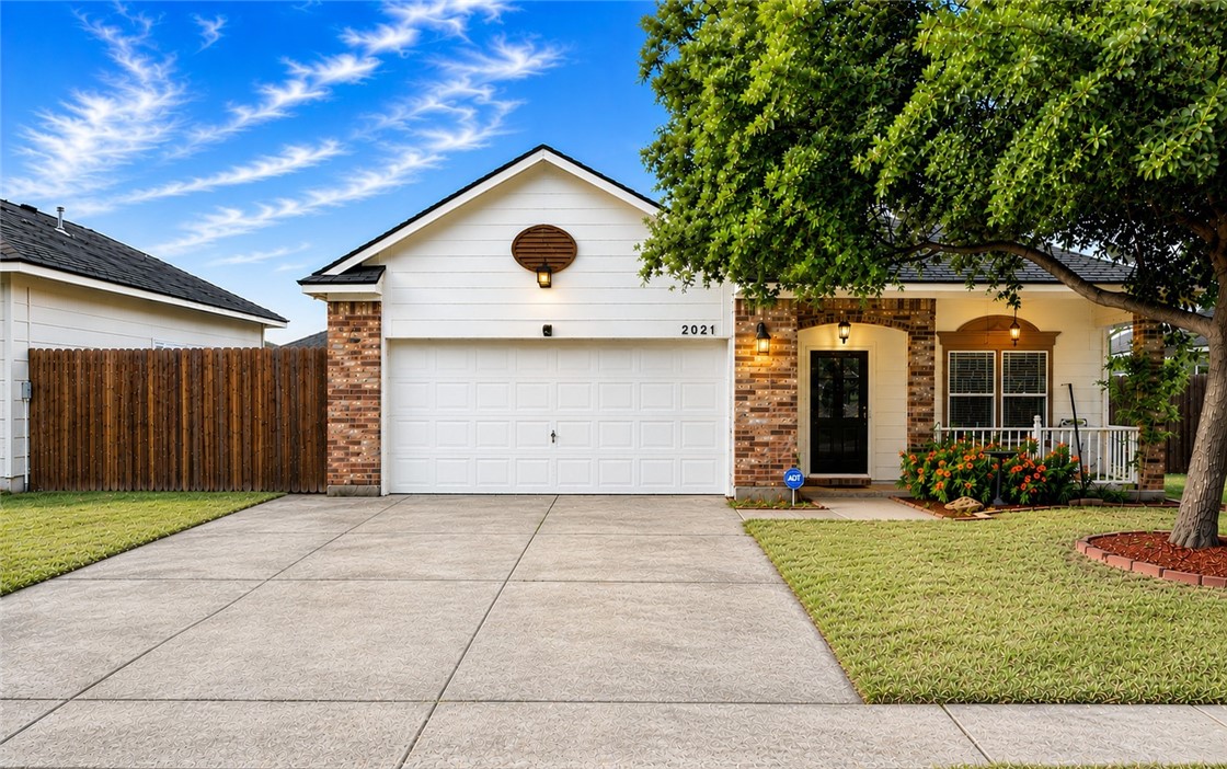 2021 Overland TRL Property Photo 1