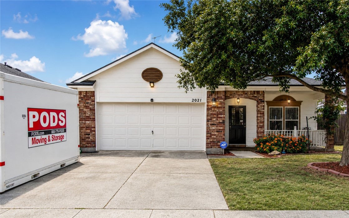 2021 Overland Trl Property Photo 2