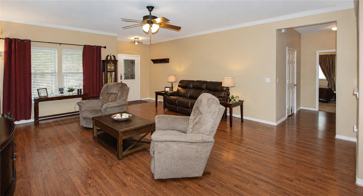 2021 Overland Trl Property Photo 5