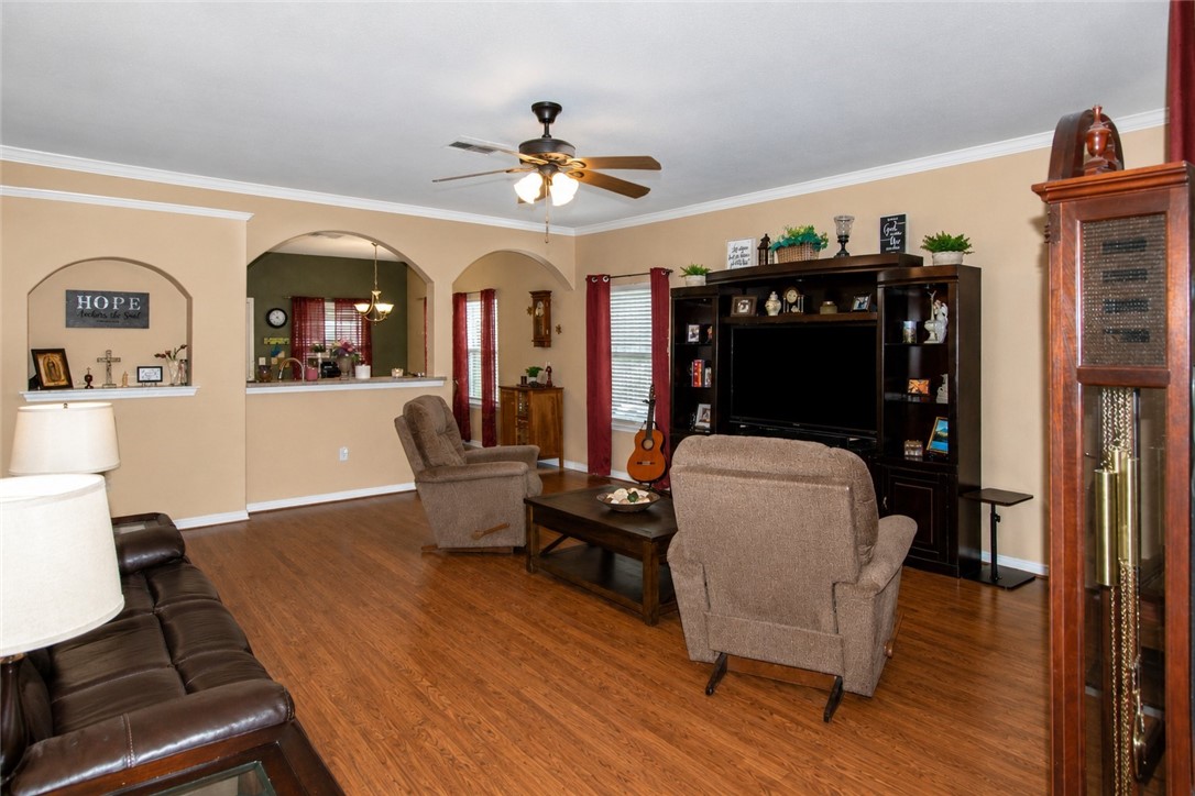 2021 Overland Trl Property Photo 6
