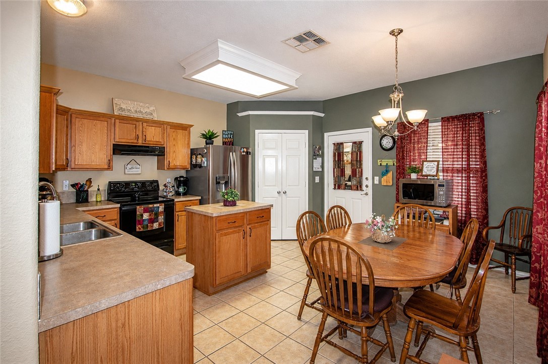 2021 Overland Trl Property Photo 10