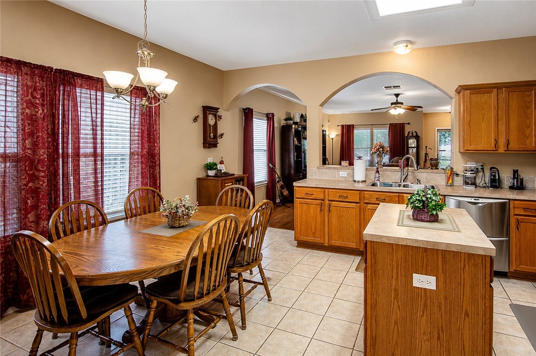 2021 Overland Trl Property Photo 11