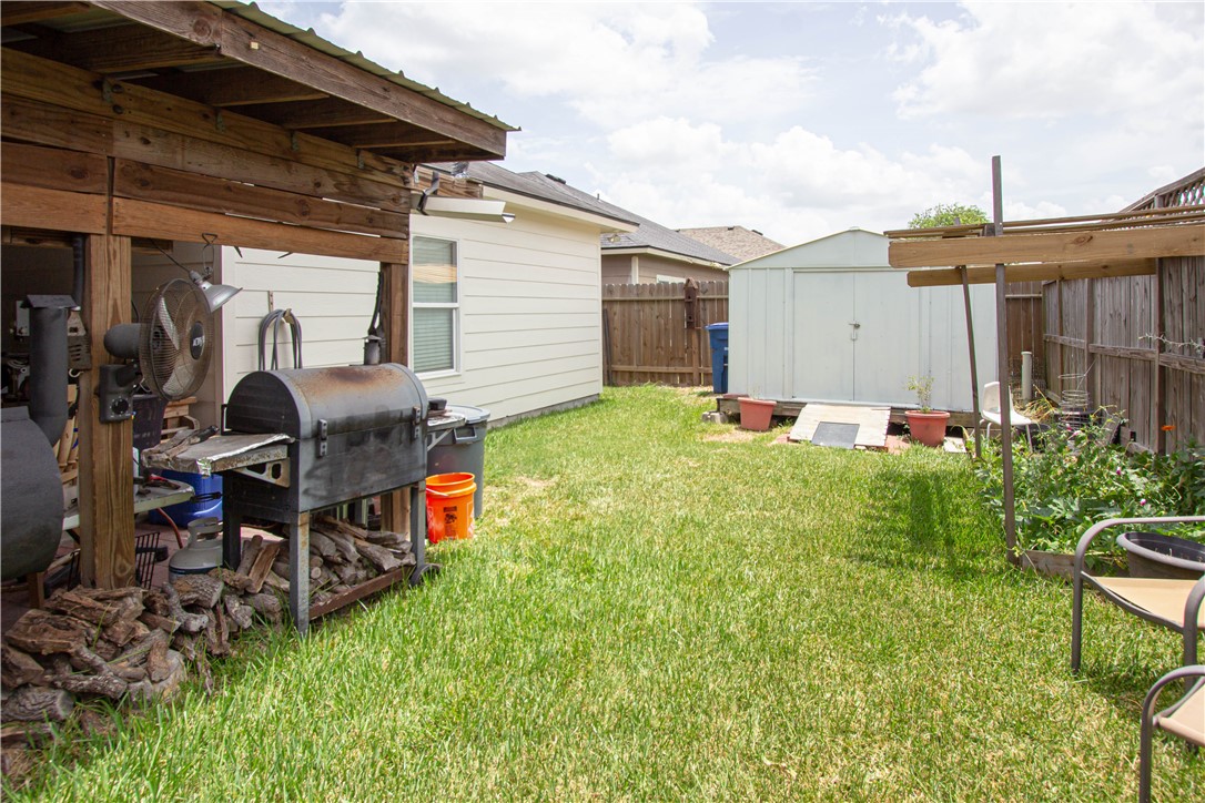2021 Overland Trl Property Photo 29