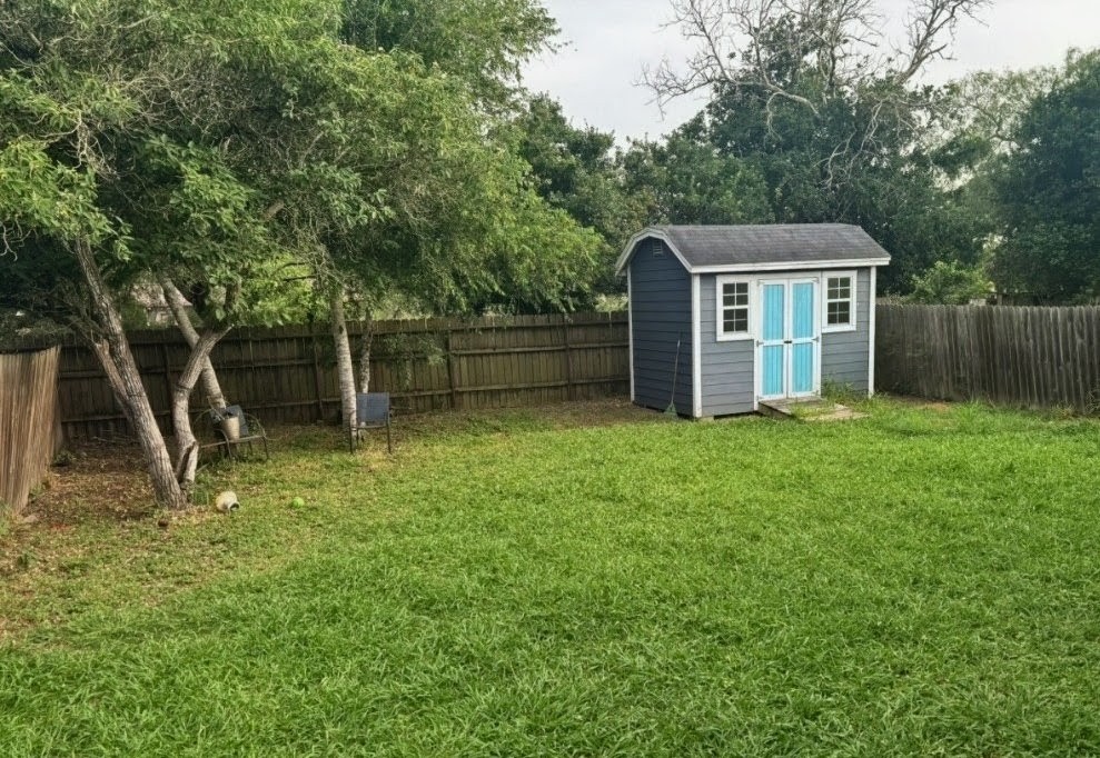 718 Seabreeze St Property Photo 19