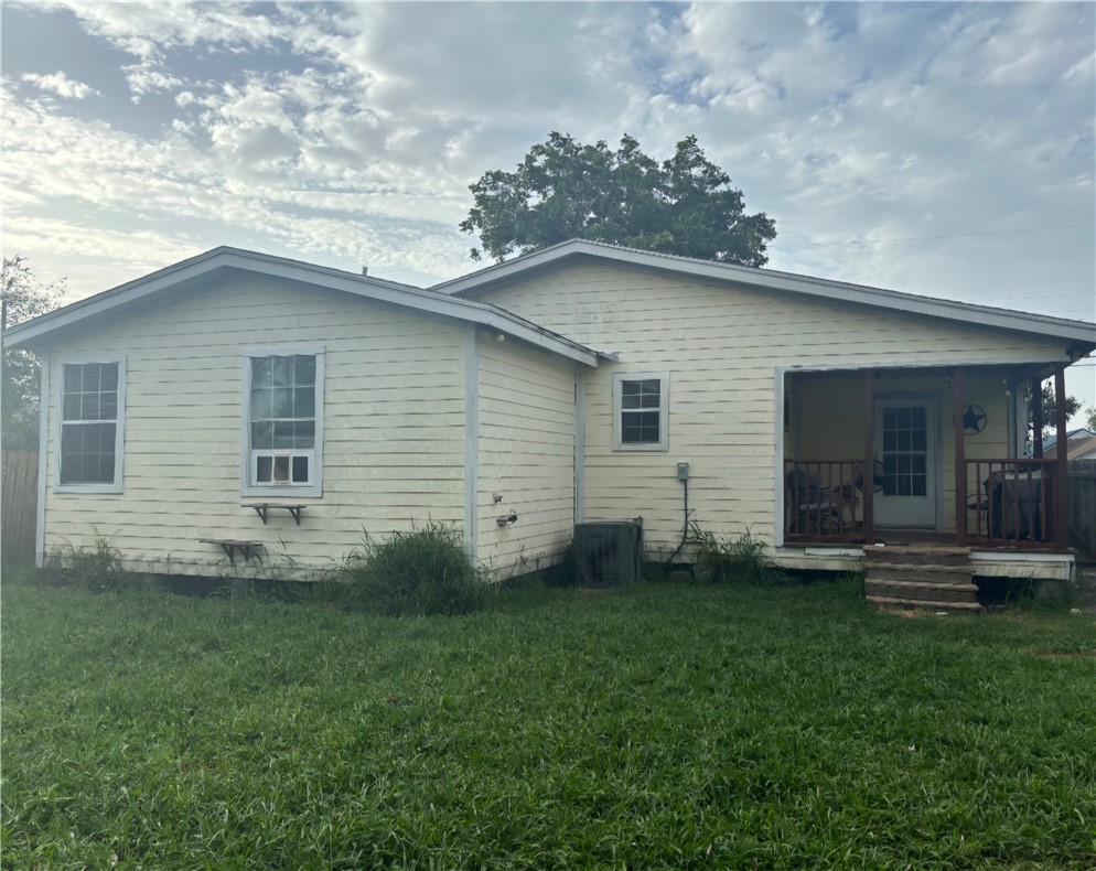 718 Seabreeze St Property Photo 20
