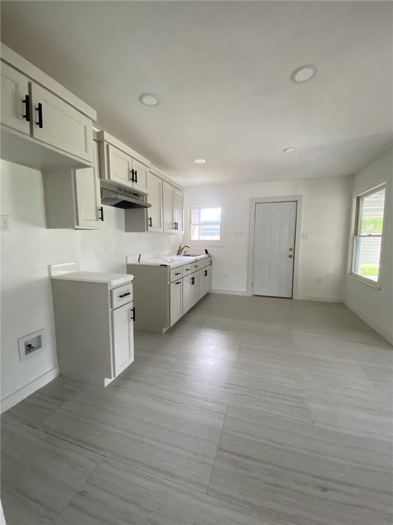 1204 Rose Dr Property Photo 6