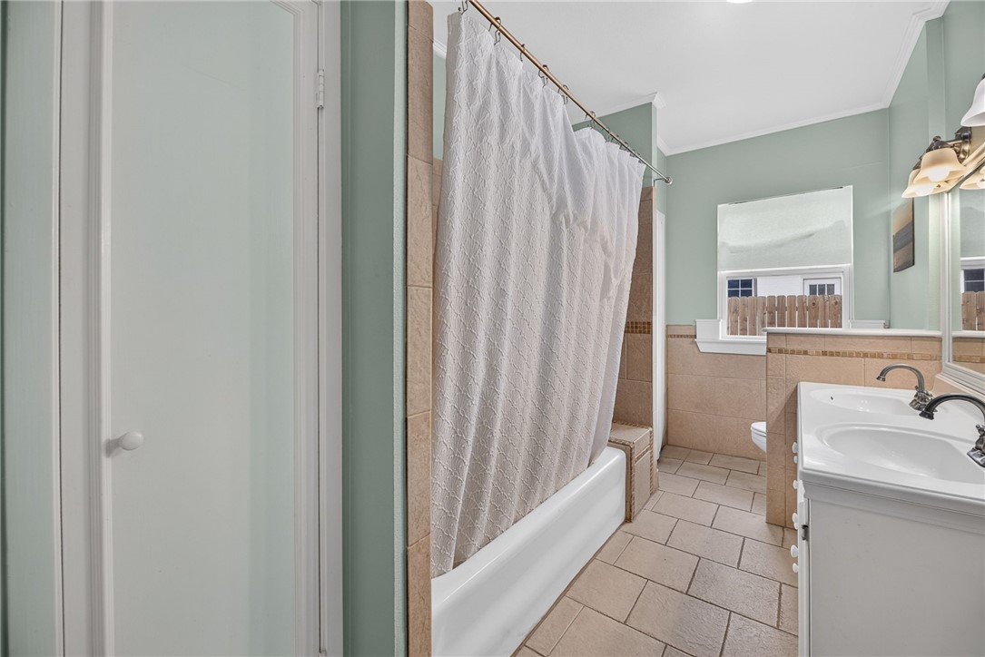 421 Cole St Property Photo 19