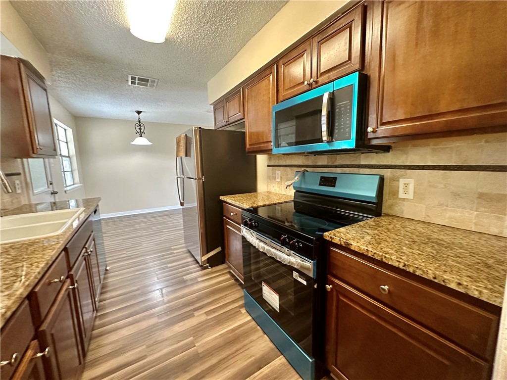 1410 Hesse St Property Photo 6