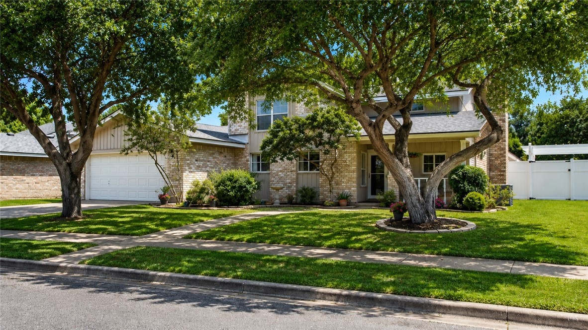 2222 Post Oak Dr Property Photo 1