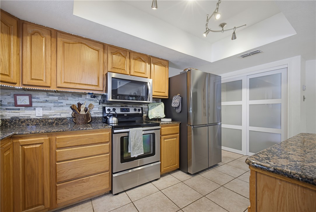 2222 Post Oak Dr Property Photo 5