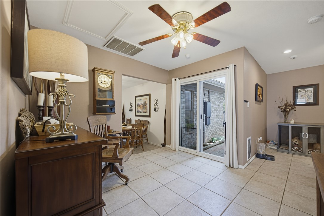 2222 Post Oak Dr Property Photo 10