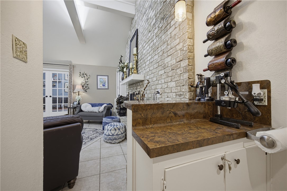 2222 Post Oak Dr Property Photo 14