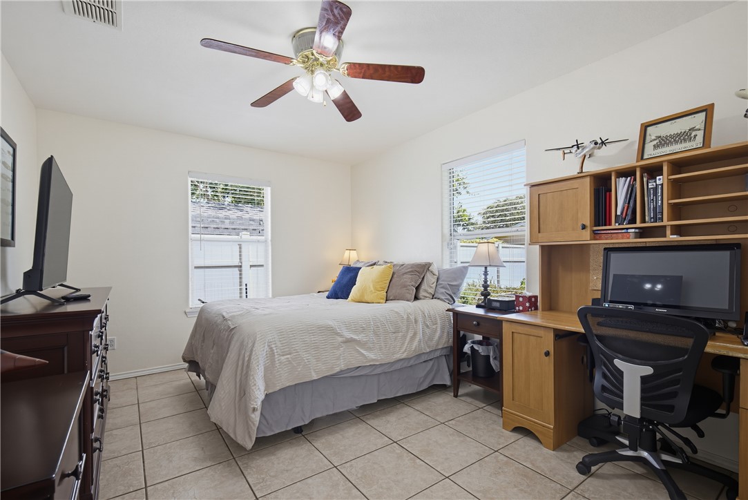 2222 Post Oak Dr Property Photo 24