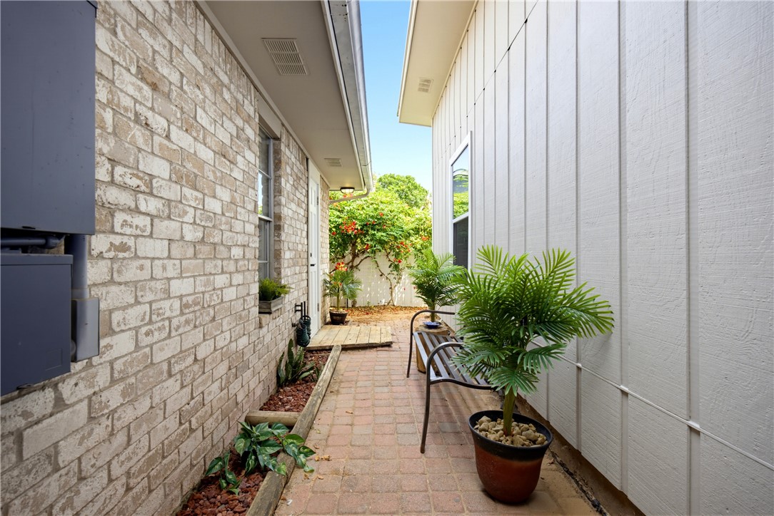2222 Post Oak Dr Property Photo 33
