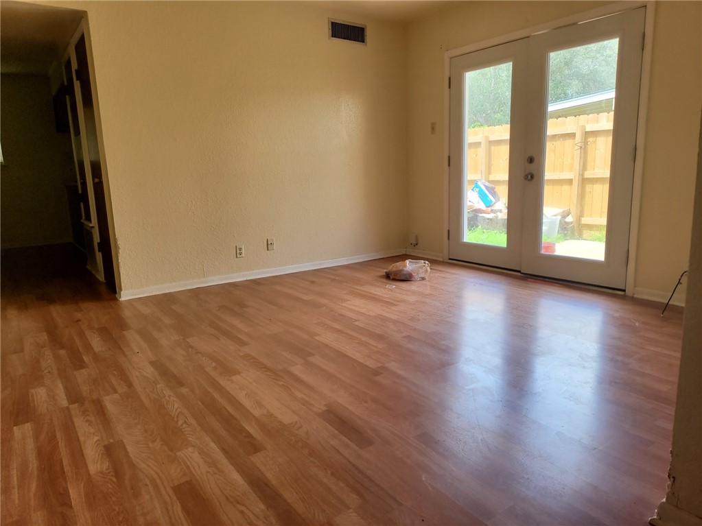 11661b Flatrock Crossing Property Photo 2