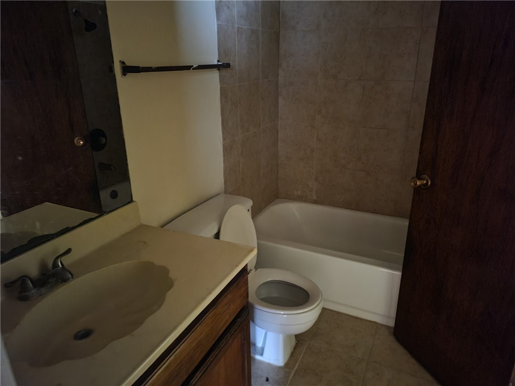 11661b Flatrock Crossing Property Photo 4