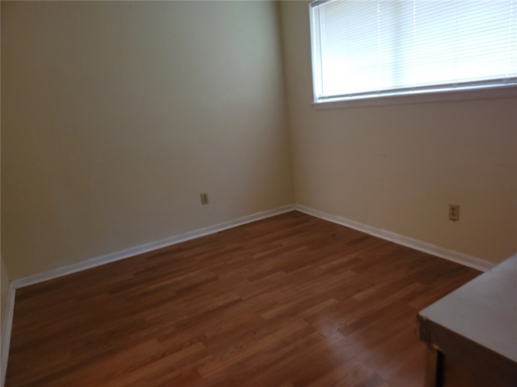 11661b Flatrock Crossing Property Photo 5