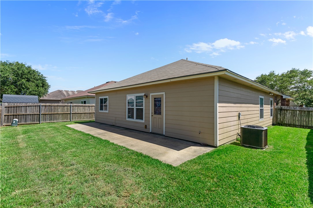 6518 Purplewing Dr Property Photo 15