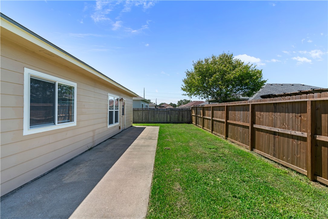 6518 Purplewing Dr Property Photo 17