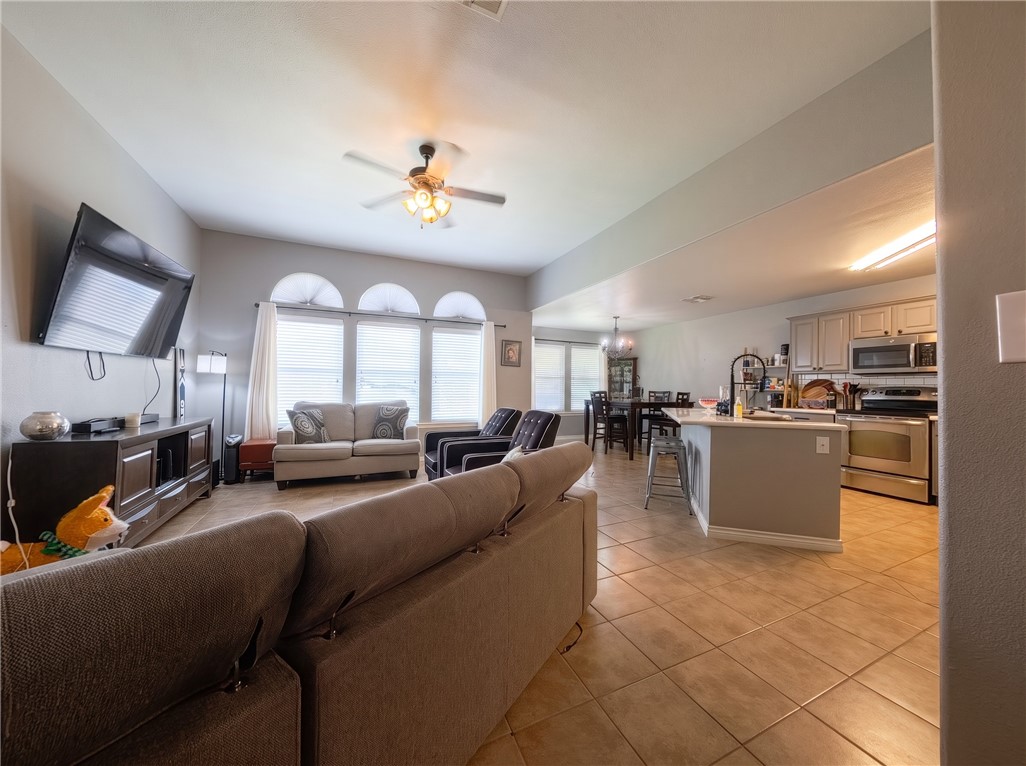 3805 Los Arroyos Dr Property Photo 4