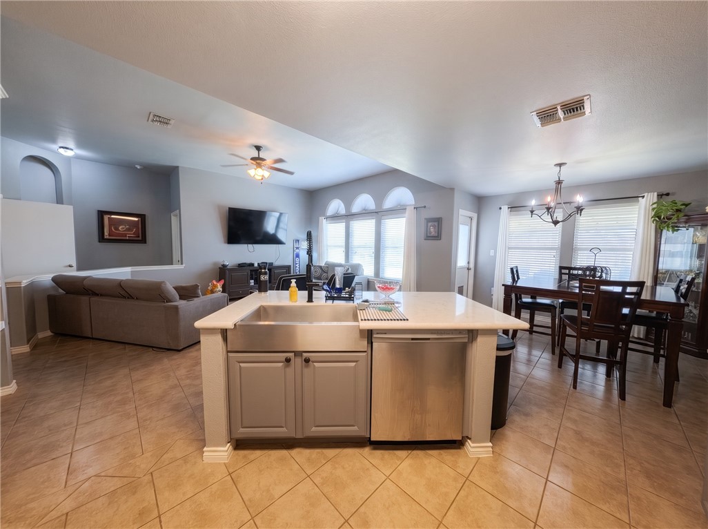 3805 Los Arroyos Dr Property Photo 6