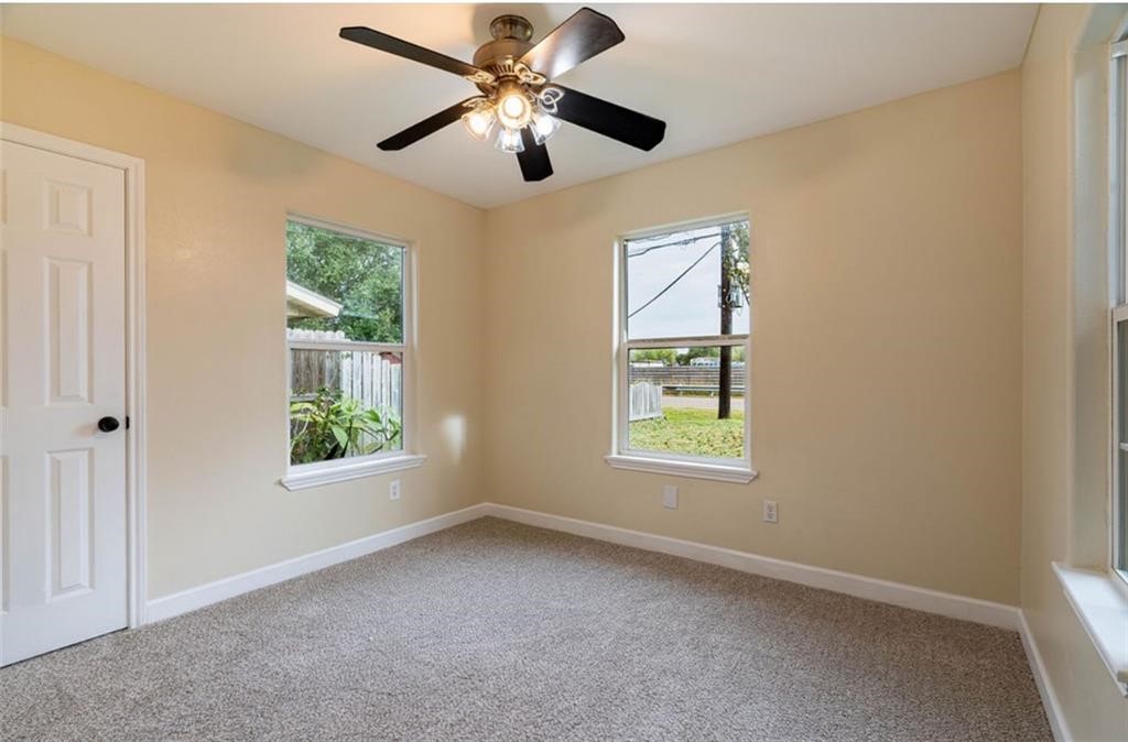 329 Yorktown Blvd Property Photo 6