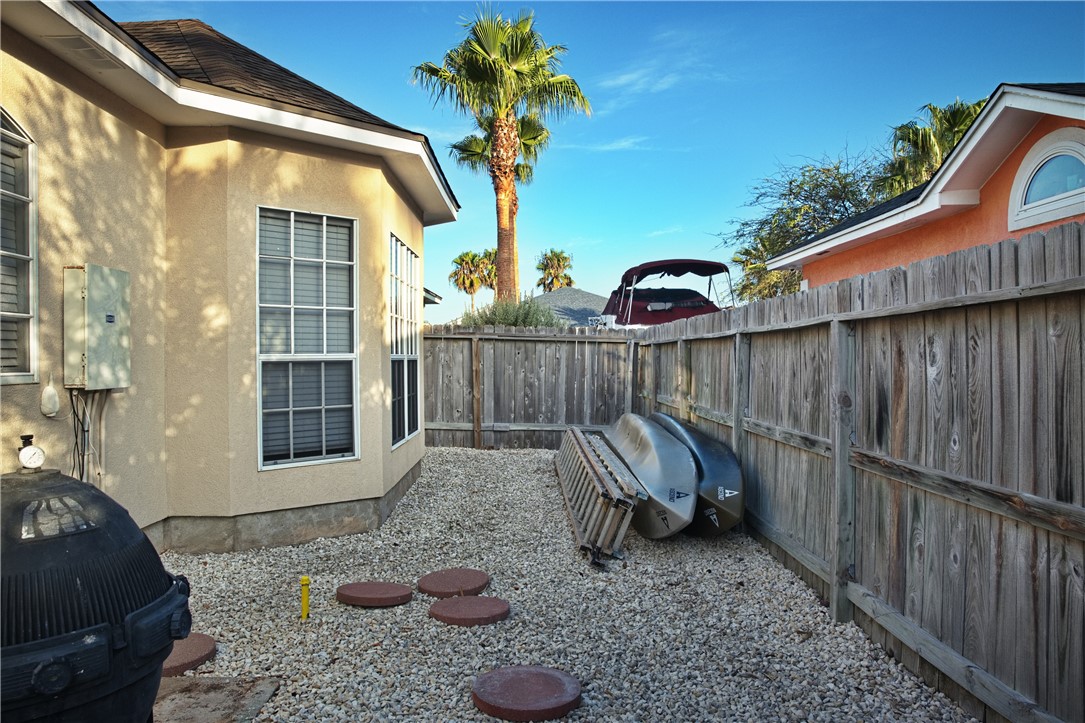 15842 Grenadine Dr Property Photo 29