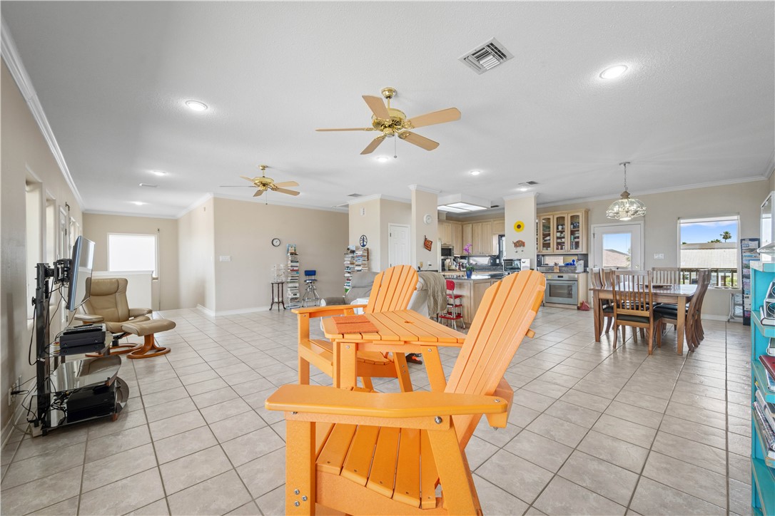 130 Bay Harbor Dr 4 Property Photo 4
