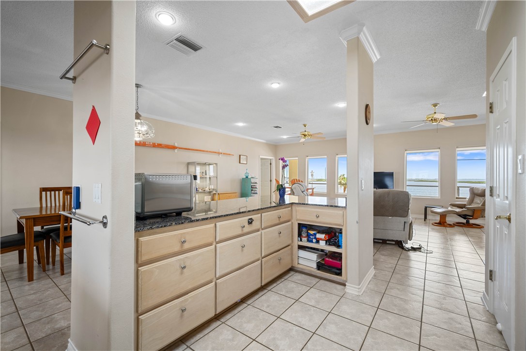 130 Bay Harbor Dr 4 Property Photo 11