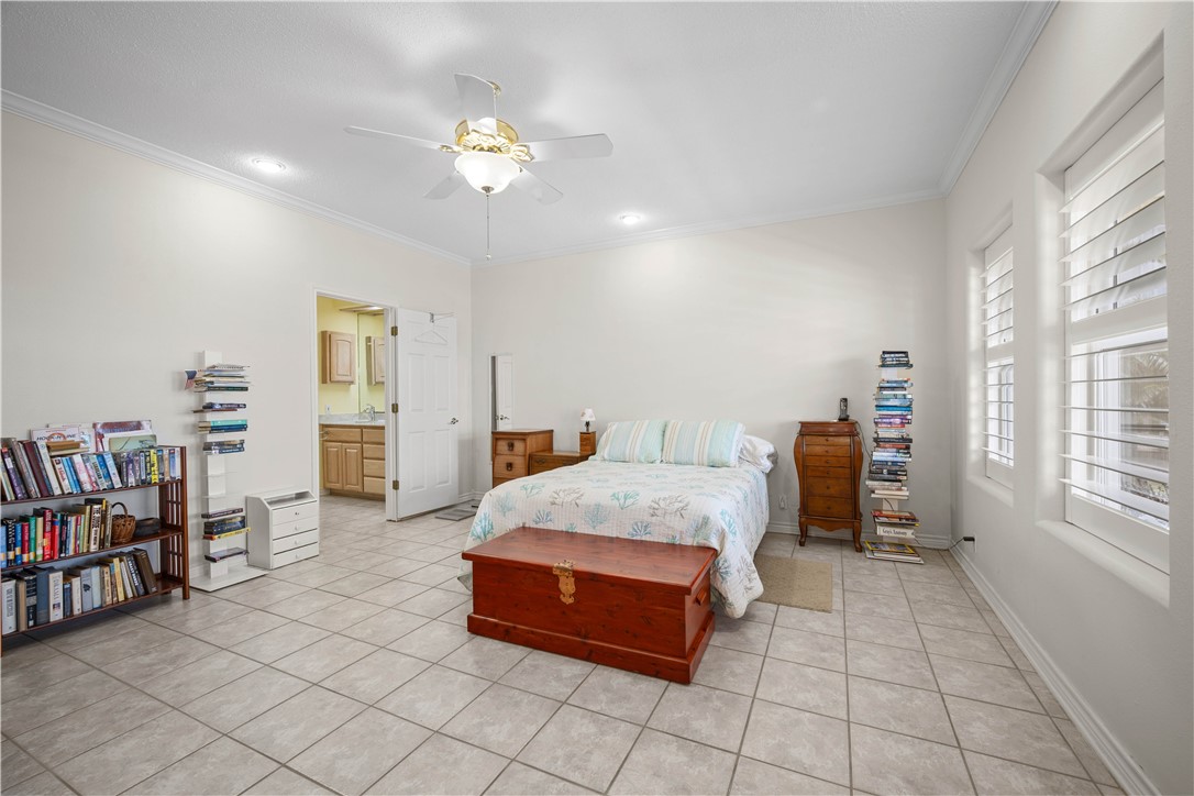 130 Bay Harbor Dr 4 Property Photo 13