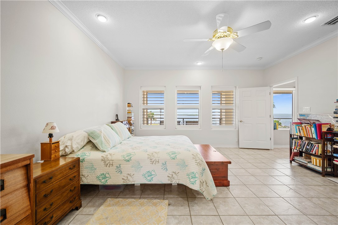 130 Bay Harbor Dr 4 Property Photo 14