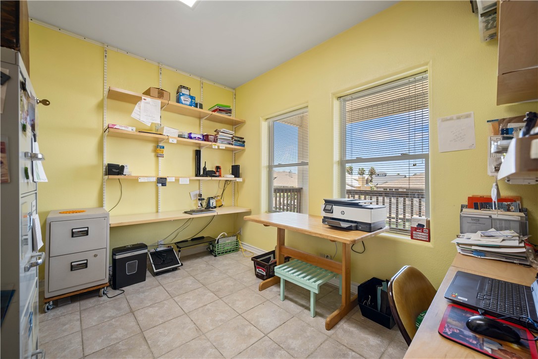 130 Bay Harbor Dr 4 Property Photo 23