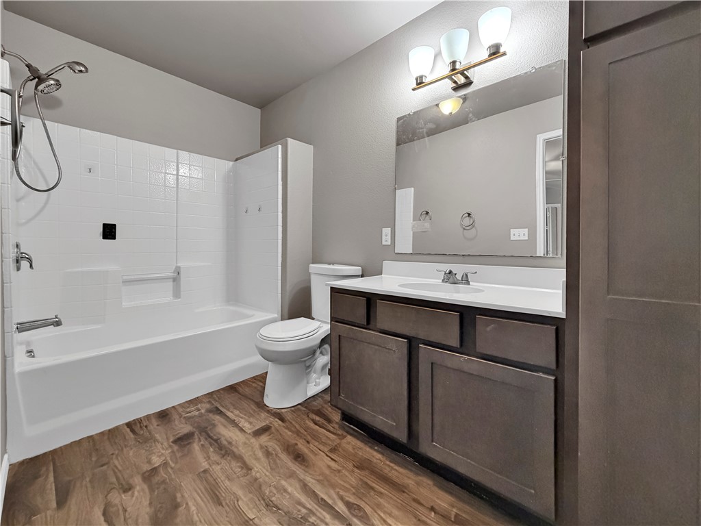 1914 Lipan St Property Photo 11