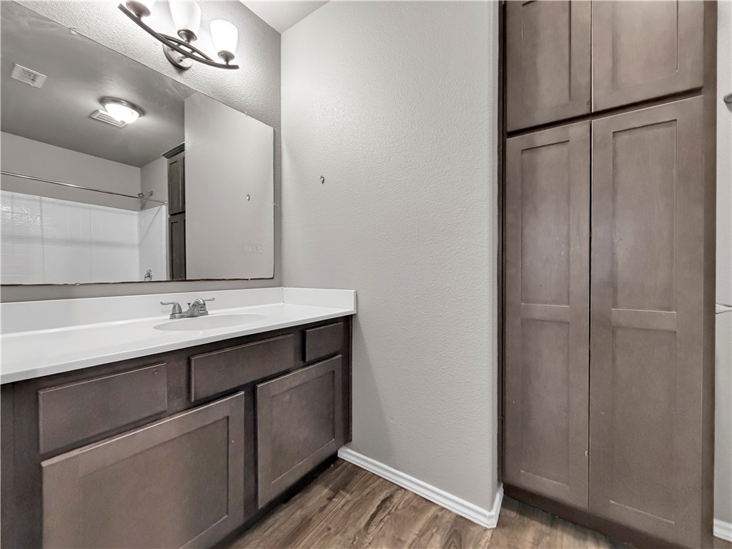 1914 Lipan St Property Photo 13
